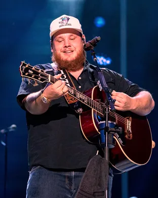 Luke Combs San Jose
